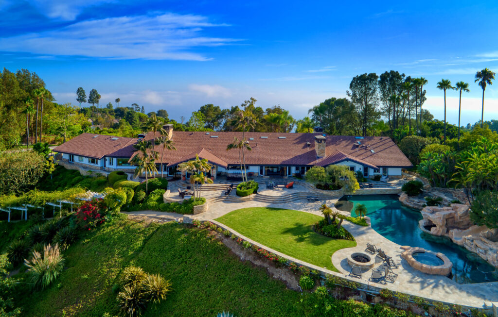 A Rolling Hills estate with Views Of Life At The Top