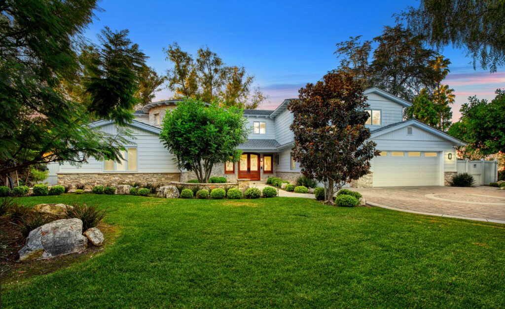 A Custom Rolling Hills Estates Is The Perfect Balance