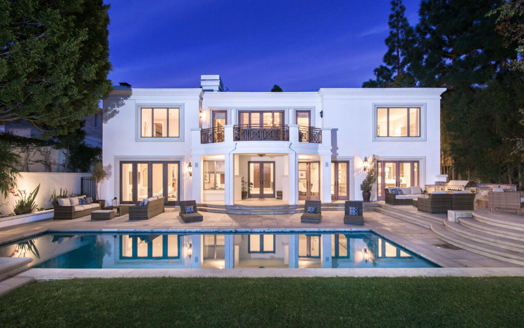 Warm & Welcoming Residence In Beverly Hills Joyce Rey