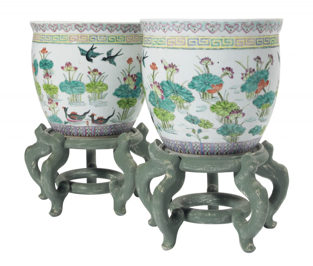 2 CHINESE FAMILLE VERTE JARDINIERES & PLANT STANDS_2