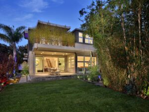 920 Alta Avenue back yard
