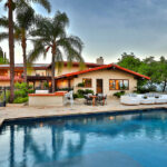 A Super Bowl Sunday House Perfect For the Entertainer in You