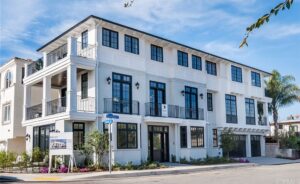 81 Morningside Drive | Manhattan Beach