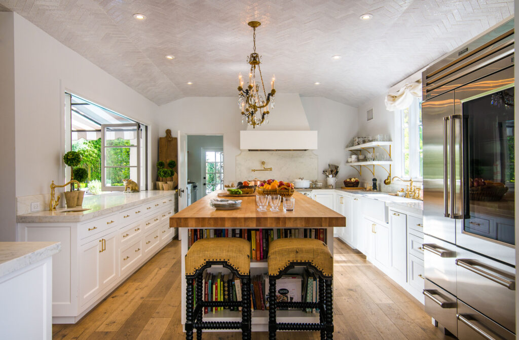 Spanish Colonial estate Laughlin Park kitchen