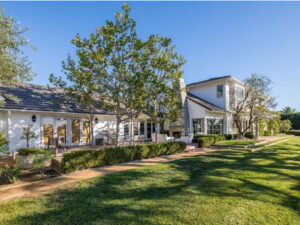 Jodie Fosters Beverly Hills home goes on the market for 15.9M in Westside DIGS