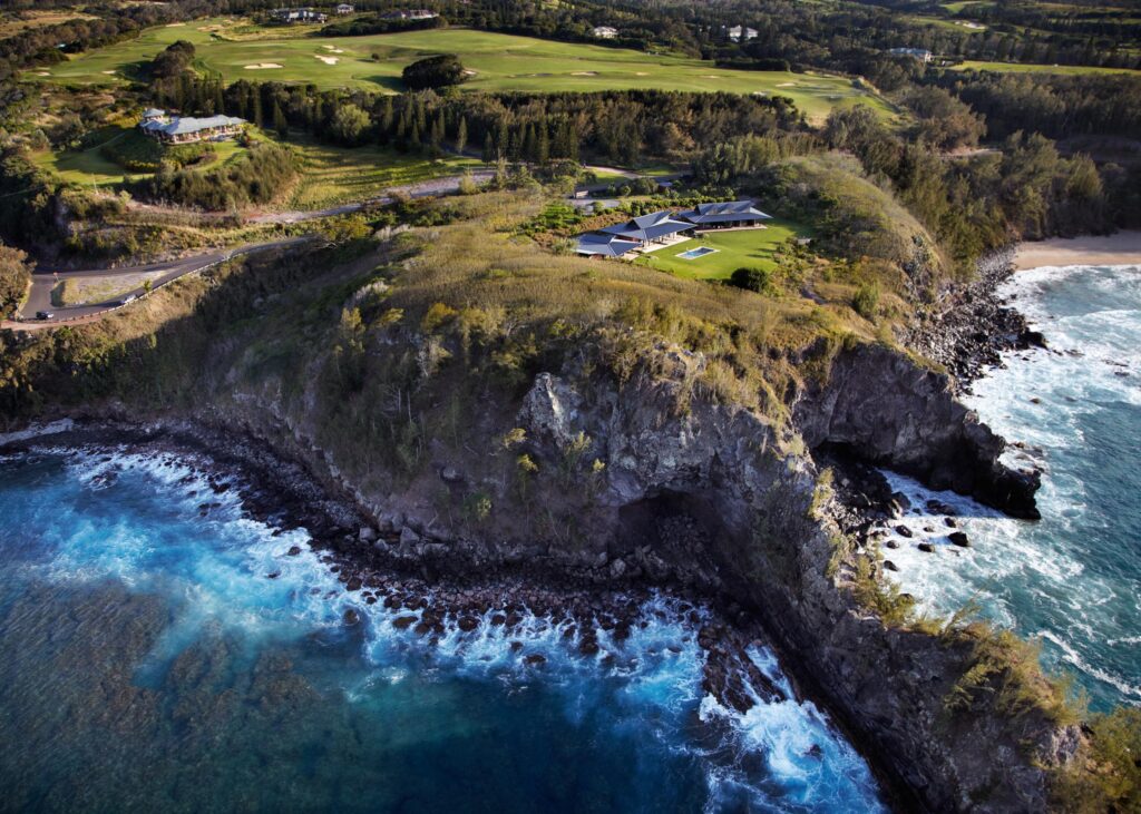 Hawaii, beach house, Maui, Hawaii, Olson Kundig, Architect, Tom Kundig, Hawaiian architecture, architecture, cliffside estates, luxury home