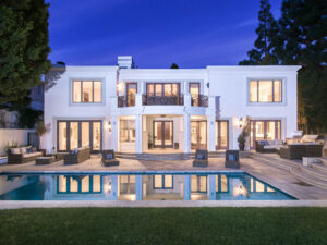 Warm & Welcoming Residence In Beverly Hills Joyce Rey