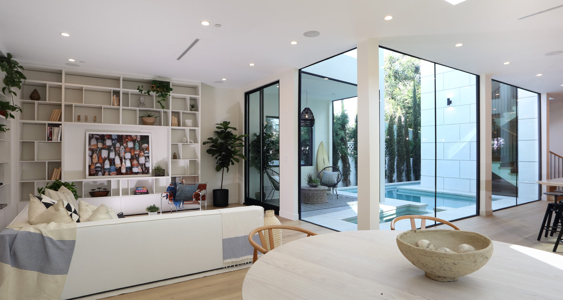 A Glamorous Yet Welcoming Home In Venice Beach