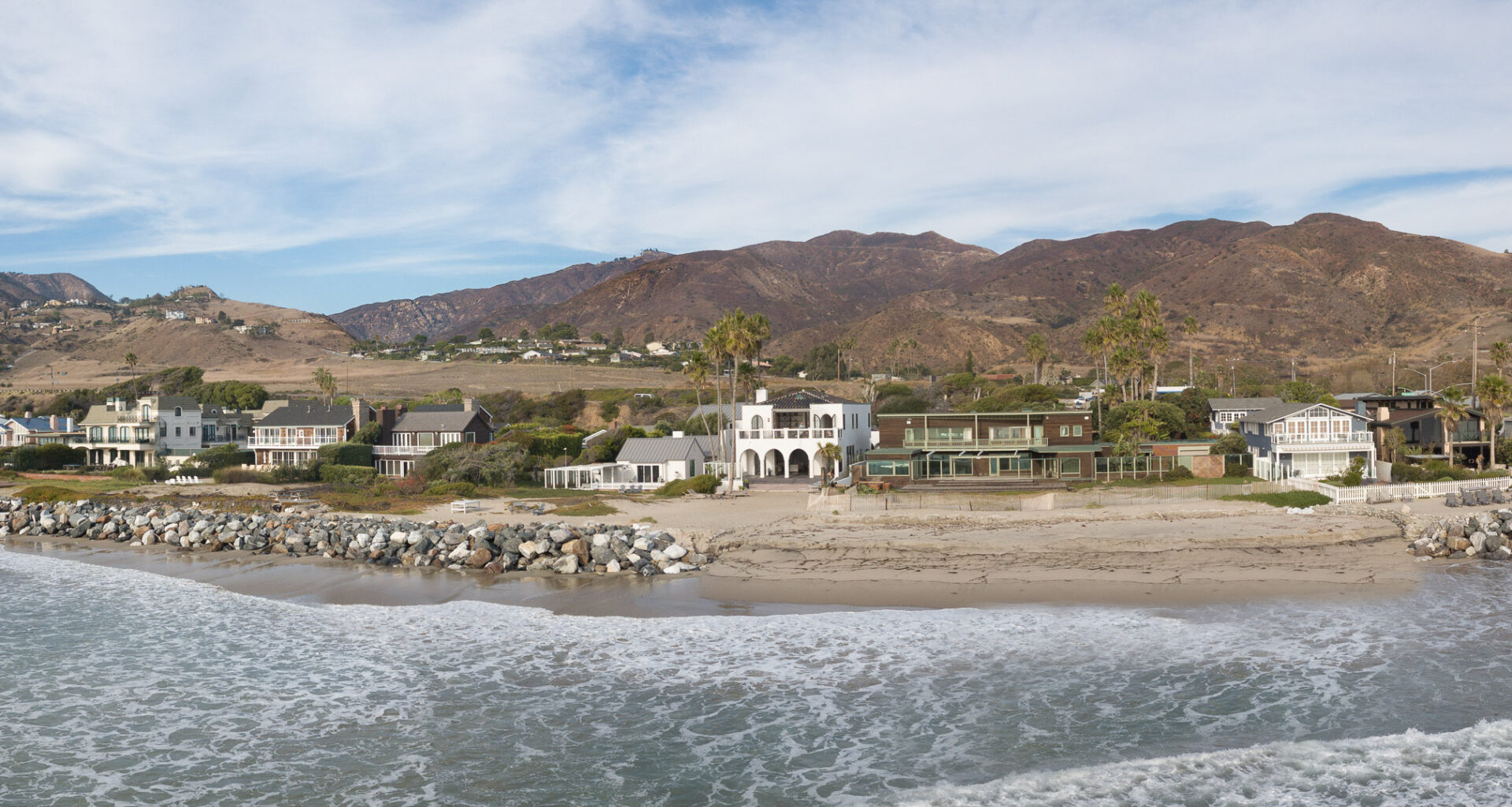 A Rare 15.5M Oceanfront Malibu Estate » Digs.net