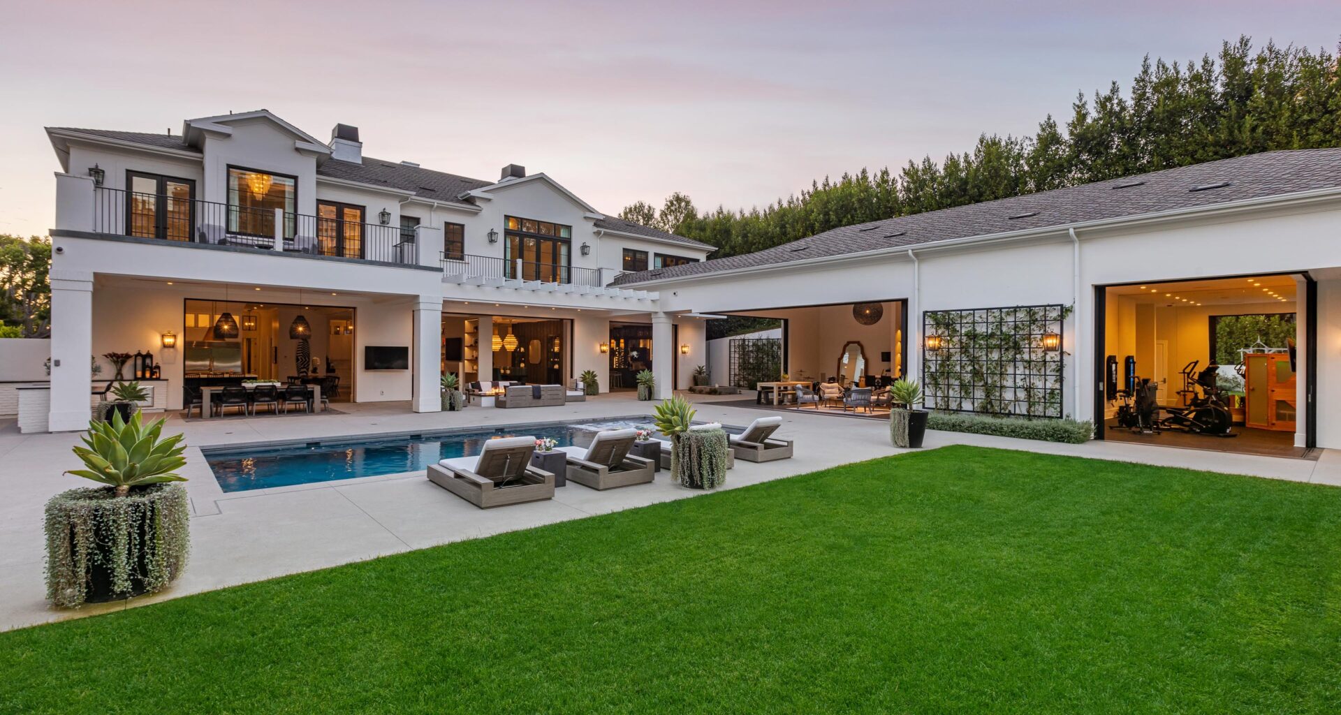 Tony Gonzalez, NFL, Tight End, Home, House, Estate,807 Cinthia Street, Beverly Hills, West Hollywood