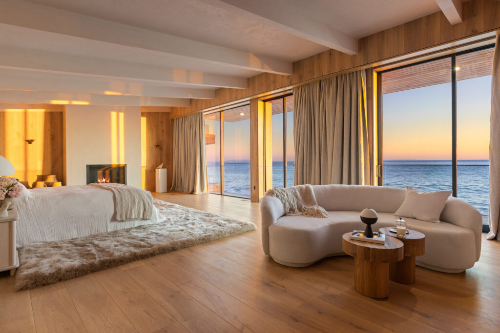22160 Pacific Coast Highway, Malibu master bedroom