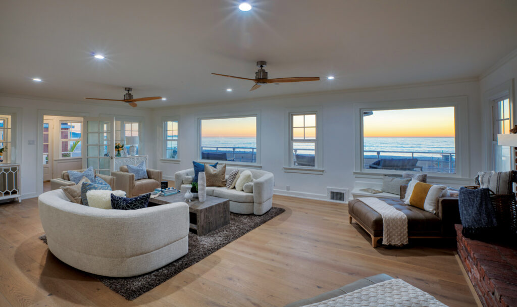 1000 The Strand, Manhattan Beach livingroom