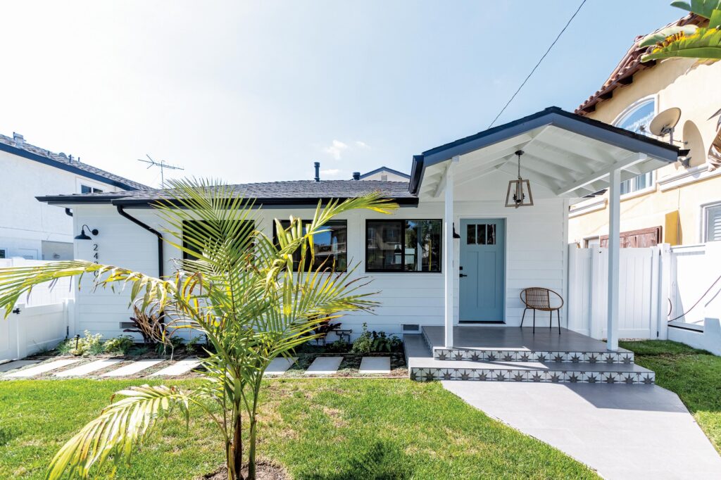 2420 Grant Avenue front entry