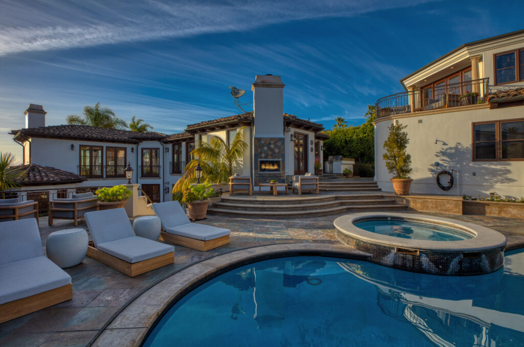 212 John Street, Manhattan Beach living room pool