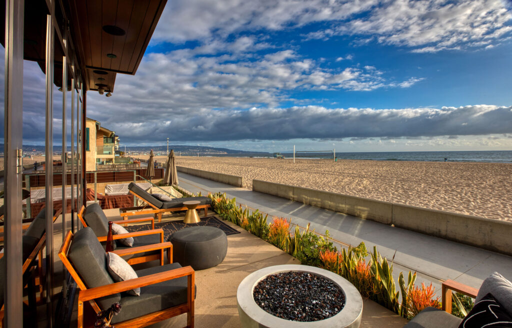 3124 The Strand southward patio view