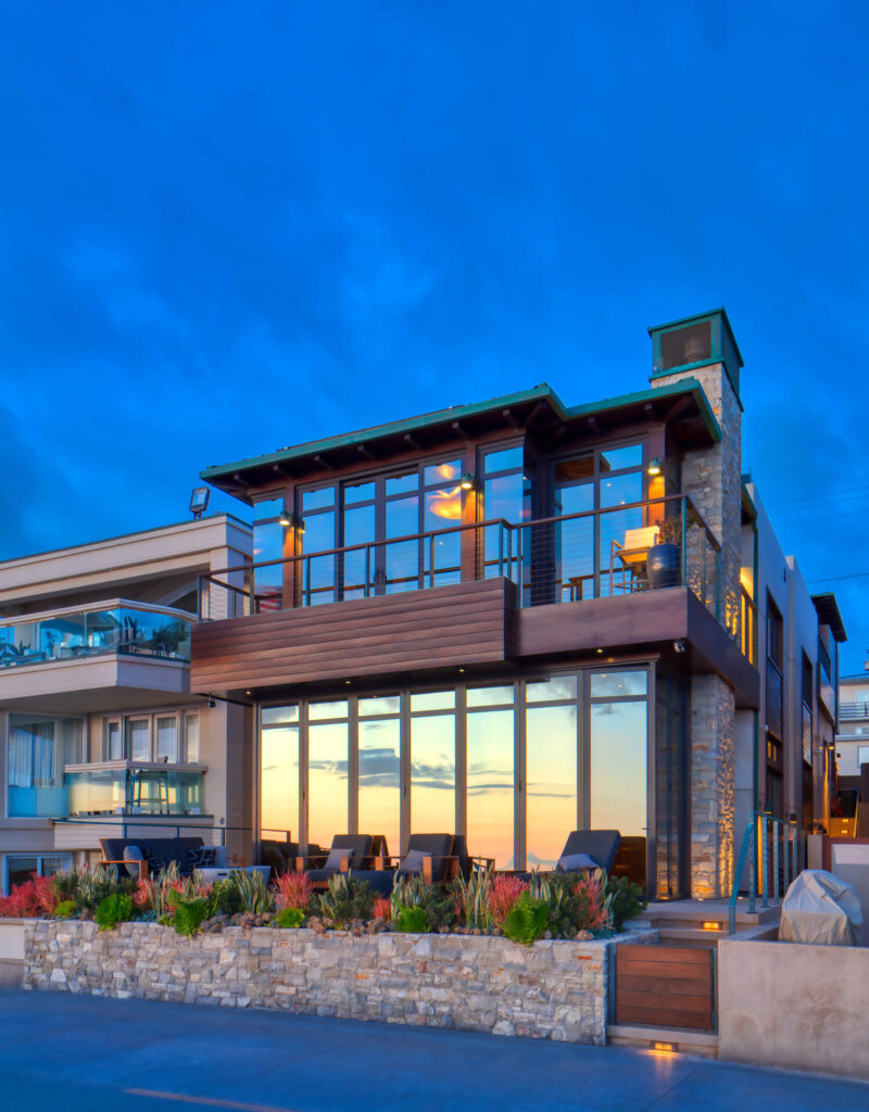 3124 The Strand exterior