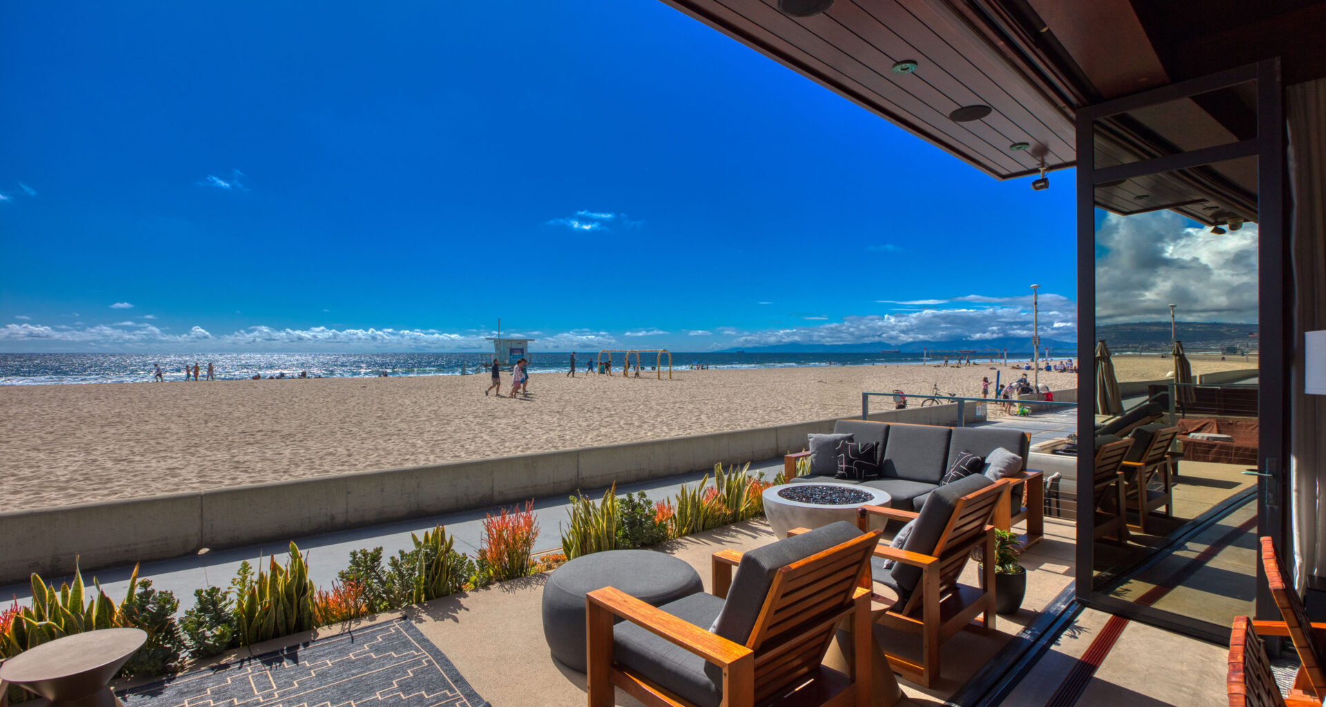 3124 The Strand strand patio