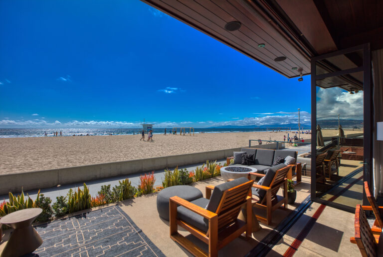 3124 The Strand strand patio
