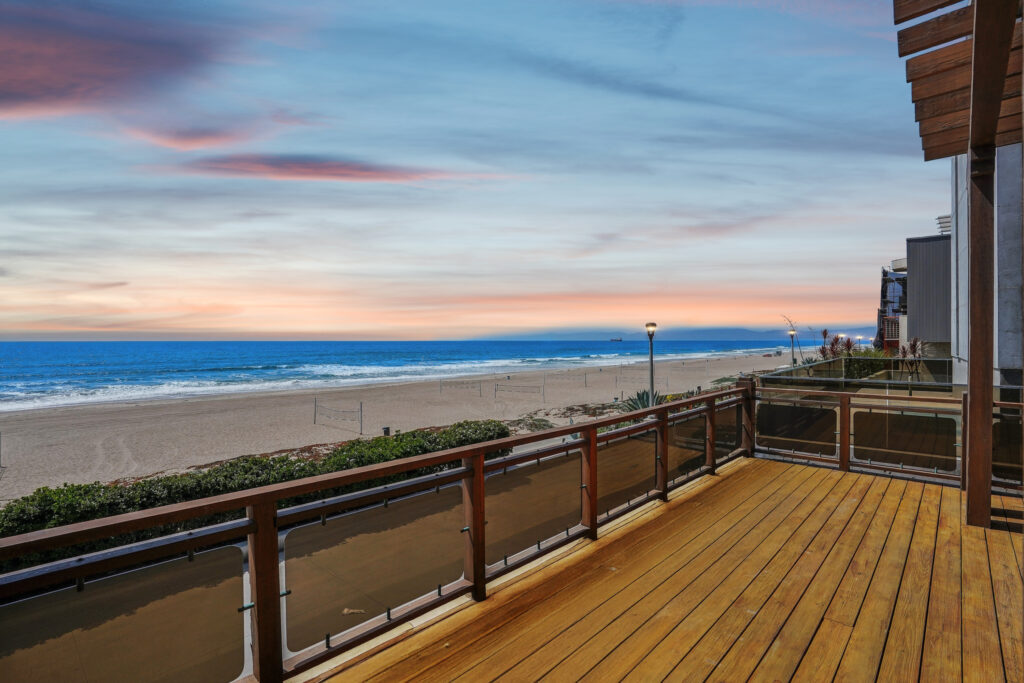 1808 and 1812 The Strand patio view