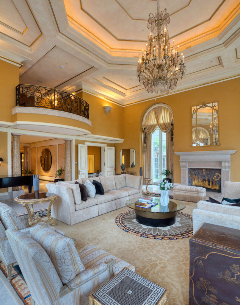 1129 Via Mirabel living room