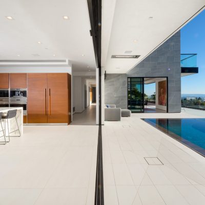Brentwood Indoor-outdoor house featured in South Bay DIGS Magazine