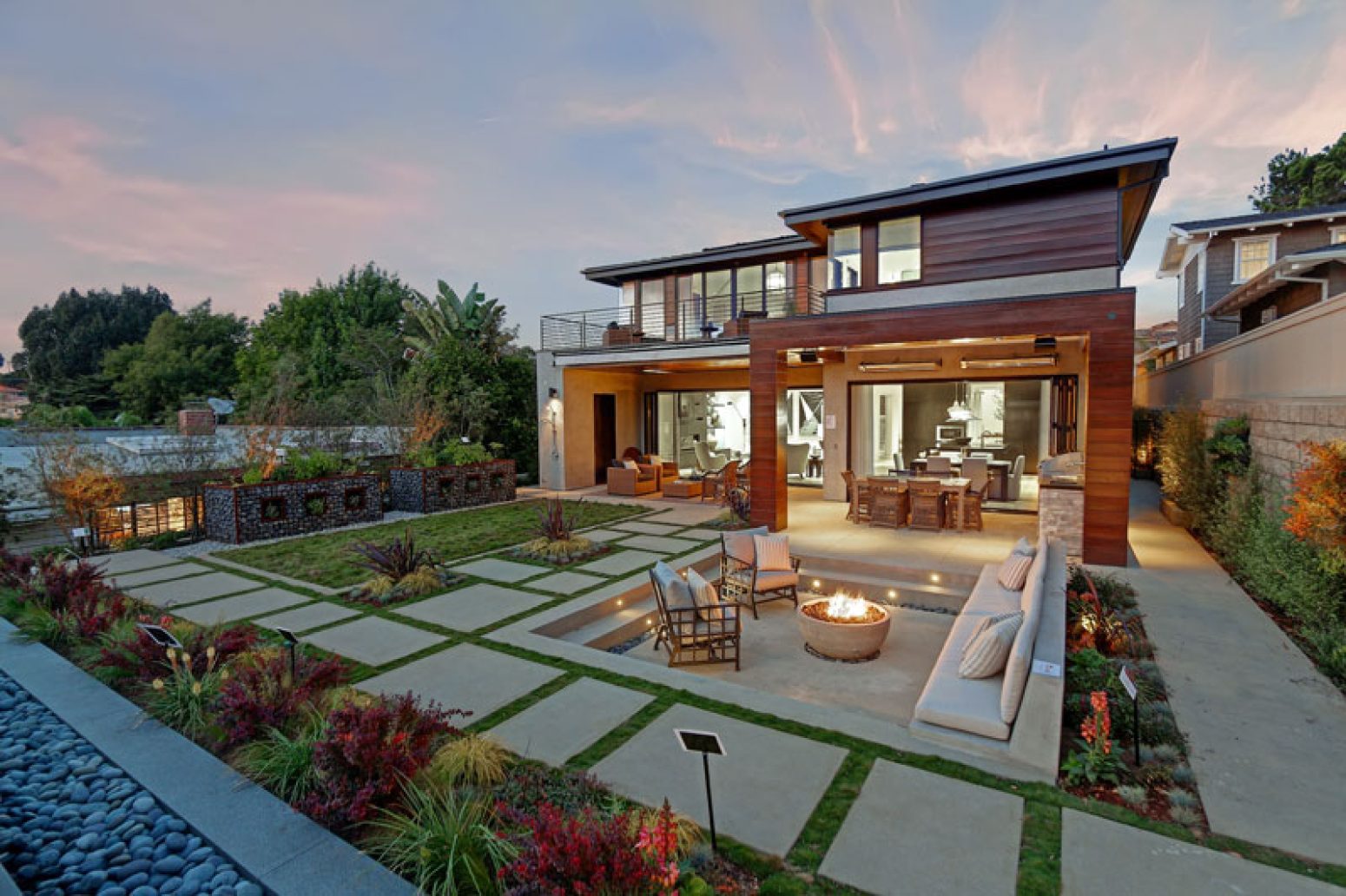 Caskey---111-S-Meadows_Yard3