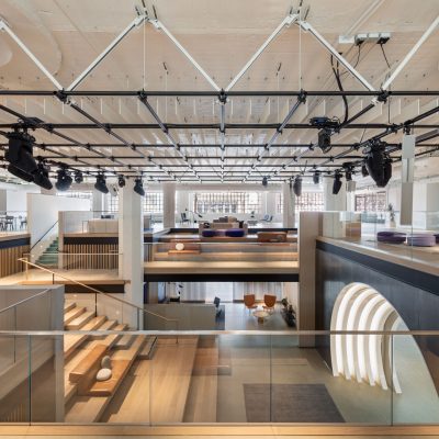 In Downtown Los Angeles, the substantial new Warner Music Group headquarters features inspiring, colorful spaces nestled in an old Arts District factory.